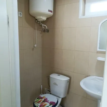 卡马妮娜旅馆 公寓 *